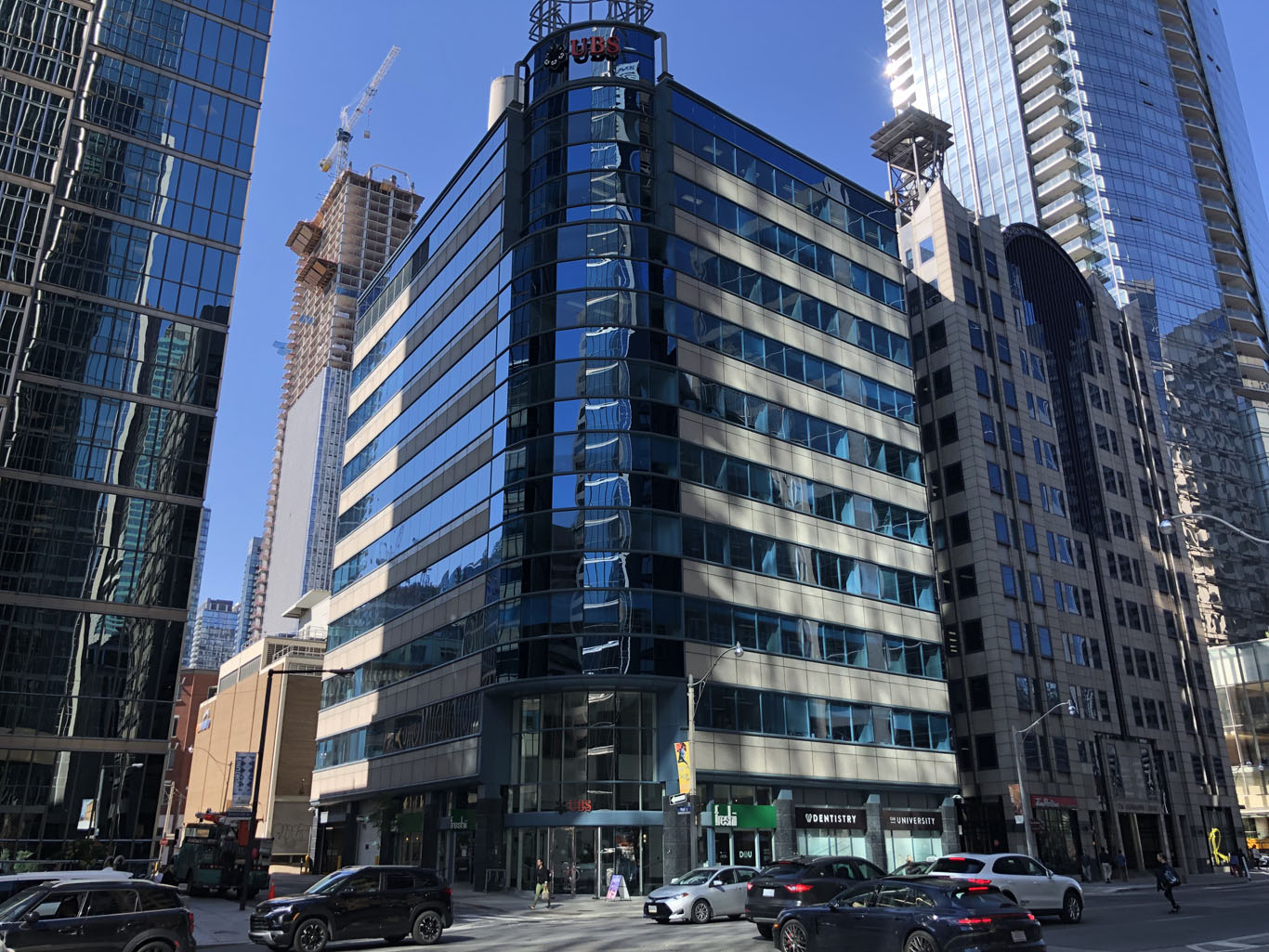 UBS Bank Canada - 154 University